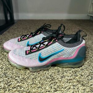 Nike Air Vapormax 2021 Flyknit Shoes Women’s Size 11 Pink Blue DX3369-600